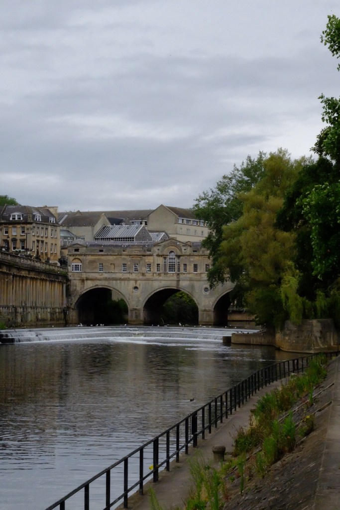 The Avon River and Pulteney Bridge complete with shops