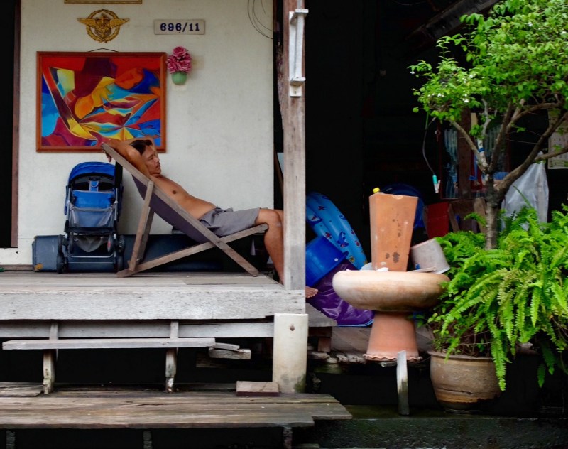 Motoring slowly along the canal gave us an insight into a part of Bangkok which looks to be rapidly disappearing